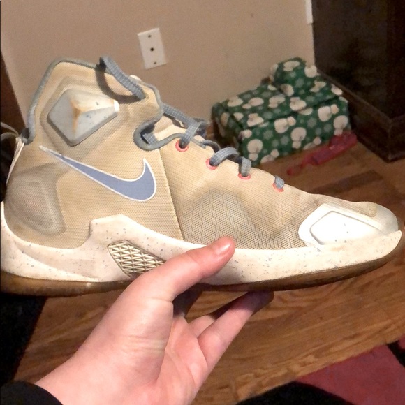Nike Lebron 13 “Christmas edition” - Picture 3 of 4
